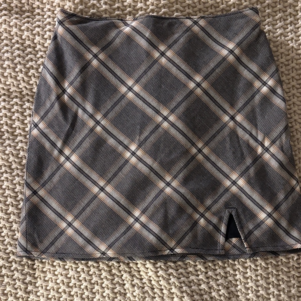 Abercrombie & Fitch Checkered Mini Skirt in Gray and Tan